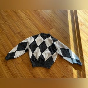 Comfy and Warm Prince of Scotland x HM sweater.